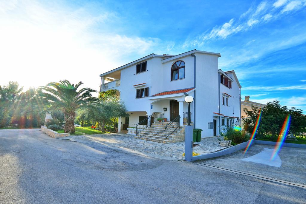 Apartments And A Room Ina Zadar Exterior foto