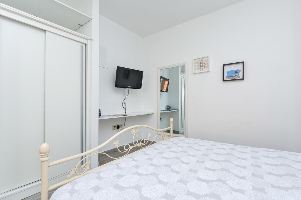Apartments And A Room Ina Zadar Exterior foto
